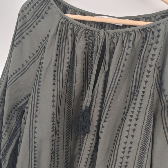 Zara | embroidered top - Picture 2 of 4